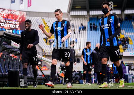 BRUGES, BELGIUM - FEBRUARY 6: Clinton Mata of Club Brugge, Hans Vanaken of Club Brugge and Tajon Buchanan of Club Brugge looks dejected during the Jupiler Pro League match between Club Brugge and KAA Gent at the Jan Breydelstadion on February 6, 2022 in Bruges, Belgium (Photo by Joris Verwijst/Orange Pictures) Stock Photo