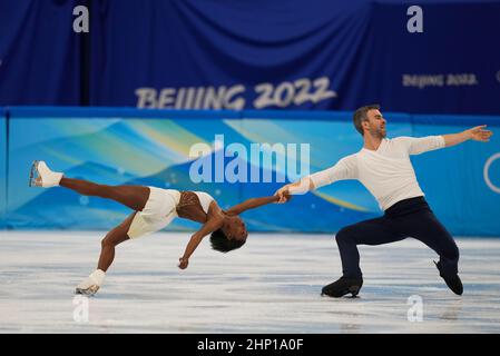 Beijing, China. 18th Feb, 2022. Beijing, China, 2022 Winter Olympics, February 18, 2022: Vanessa James and Eric Radford from Canada during Figure Skating at Capital Indoor Stadium. Kim Price/CSM. Credit: Cal Sport Media/Alamy Live News Stock Photo