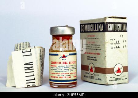 Vintage 1962 Penicillin G COMBICILLINA manufactured in Italy by ...