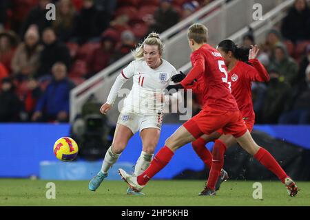 MIDDLESBROUGH, UK. FEB 17TH Lauren Hemp of England in action with Quinn and Kadeisha Buchanan of Canada during the Arnold Clark Cup match between England Women and Canada at the Riverside Stadium, Middlesbrough on Thursday 17th February 2022. (Credit: Mark Fletcher | MI News) Credit: MI News & Sport /Alamy Live News Stock Photo