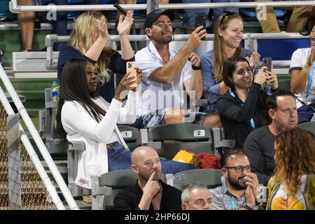 Florida, USA. 18th Feb 2022.  February, 18 - Delray Beach: Venus Williams taking a picture of the Rielly Opelka(USA) at the 2022 Delray Beach Open by Vitacost.com. on February 18, 2022 in Delray Beach, Florida. Credit: Andrew Patron/MediaPunch Credit: MediaPunch Inc/Alamy Live News Stock Photo