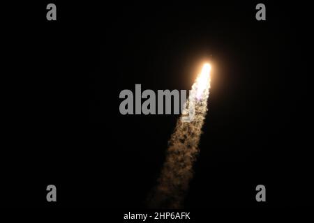The two-stage SpaceX Falcon 9 launch vehicle soars into the sky from Space Launch Complex 40 at Cape Canaveral Air Force Station, carrying the SpaceX Dragon resupply spacecraft to the International Space Station. Liftoff was at 5:42 a.m. EDT on Friday, June 29, 2018. On the company’s 15th Commercial Resupply Services mission to the International Space Station, Dragon is filled with supplies and payloads, including critical materials to support several science and research investigations that will occur during Expedition 56. The spacecraft’s unpressurized trunk is carrying a Canadian-built Latc Stock Photo