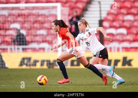 Middlesborough, England, February 17th 2022: Giulia Gwinn (15 Germany) defends during the Arnold Clark Cup football match between Germany and Spain at Riverside Stadium in Middlesborough, England.  Daniela Porcelli /SPP Stock Photo