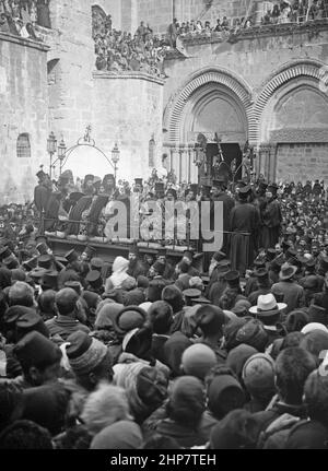 Church of the Holy Sepulchre and surroundings. Ceremony of washing the ...