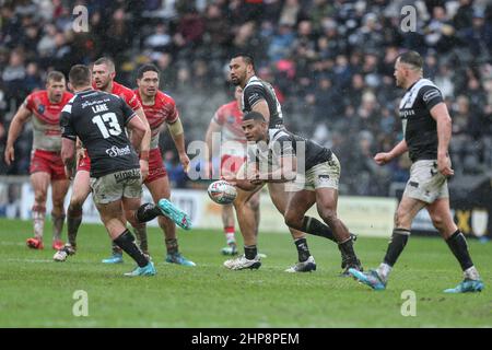 Joe Lovodua (14) of Hull FC passes the ball in, on 2/19/2022. (Photo by David Greaves/News Images/Sipa USA) Credit: Sipa USA/Alamy Live News Stock Photo