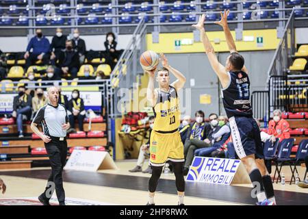 Italy. 16th Feb, 2022. Italy, Torino, 16 febbraio 2022, match of Lega Nazionale Pallacanestro Championship A2 Reale Muta Torino Vs Agribertocchi Orzinuovi. Win Torino 91 -80 (Credit Image: © Norberto Maccagno/Pacific Press via ZUMA Press Wire) Stock Photo