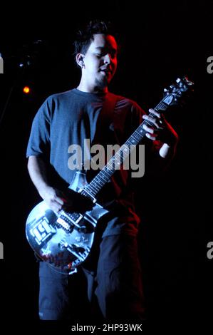 Milan Italy 2002-02-23 : Live concert by the American band Linkin Park at the Alcatraz nightclub,the singer and guitarist Mike Shinoda during the concert Stock Photo