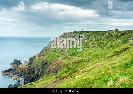 UNESCO World Heritage Site,part of a group of disused mines in the area,on a calm summer day.On the dramatic north Cornish coast,a popular holiday,tou Stock Photo