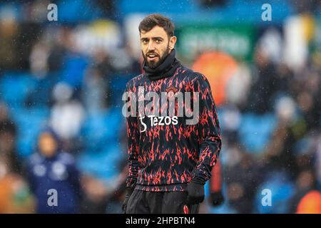 Bruno Fernandes #18 of Manchester United during the pre-game warmup