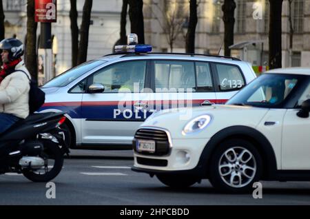 Vienna. Austria. December 31, 2015. Terror threat on New Year's Eve Trail 2015/2016 in Vienna. Massive police presence and special units secure the inner city Stock Photo