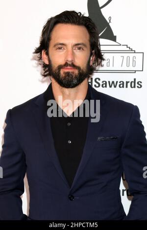 Beverly Hills, USA. 19th Feb, 2022. LOS ANGELES - FEB 19: Milo Ventimiglia at the 9th Annual Make-Up Artists & Hair Stylists Guild Awards Arrivals at Beverly Hilton Hotel on February 19, 2022 in Beverly Hills, CA (Photo by Katrina Jordan/Sipa USA) Credit: Sipa USA/Alamy Live News Stock Photo