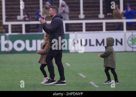 Newcastle upon Tyne, England, 20 February 2022. Mark Wilson, who retired from playing, applauds the crowd as he walks across the Kingston Park pitch before the Gallagher Premiership match between Newcastle Falcons and Exeter Chiefs at Kingston Park. Credit: Colin Edwards Stock Photo