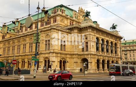 External view of Vienna State Opera Stock Photo