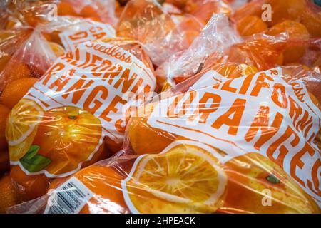 California oranges on display at Sam's Club warehouse store in Snellville, Georgia. (USA) Stock Photo
