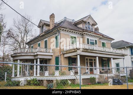 NEW ORLEANS, LA, USA - FEBRUARY 16, 2022: Front view of early 20th century Colonial Revival home at 1222 Fern Street Stock Photo