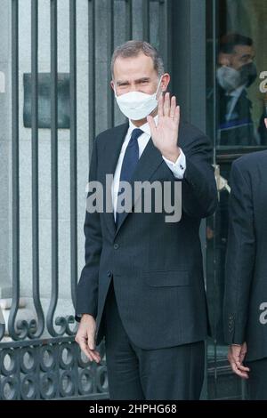 Madrid, Spain. 21st Feb, 2022. King Felipe of Spain arrives at the Royal Theater to preside the inaugural gala commemorating the events of the V Centenary of the death of Antonio de Nebrija, in Madrid. Credit: SOPA Images Limited/Alamy Live News Stock Photo