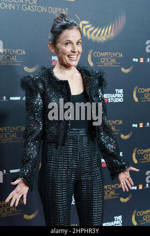 Madrid, Spain. 21st Feb, 2022. Elena Anaya attends the 'Competencia oficial' (Official Competition) premiere at the Capitol Cinema in Madrid. (Photo by Atilano Garcia/SOPA Images/Sipa USA) Credit: Sipa USA/Alamy Live News Stock Photo