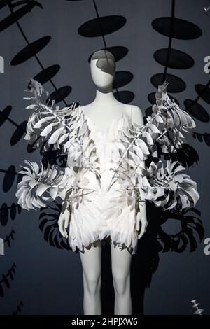 'Infinity' dress and 'Omniverse' sculpture by Iris van Herpen and ...