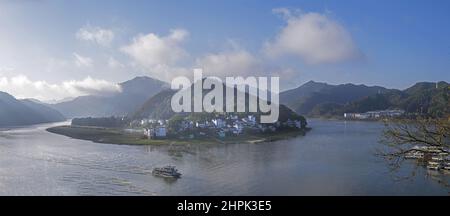 Rapidly huangshan city in anhui province and the deep cross the town of scenery Stock Photo