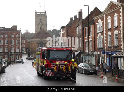 Bewdley, Worcestershire, UK. 22nd February 2022. UK weather.  Fire Fighters wait in the town centre after a major incident was declared along the River Severn in Bewdley, Worcestershire and Ironbridge, Shropshire. Credit Darren Staples/Alamy Live News. Stock Photo