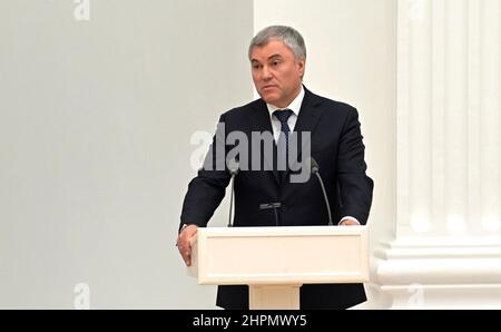 Moscow, Russia. 21st Feb, 2022. Russian State Duma Speaker Vyacheslav Volodin addresses a face-to-face meeting of the Russian National Security council to discuss the recognition of the Ukrainian regions of Donetsk and Lugansk at the Kremlin Grand Palace, February 21, 2022 in Moscow, Russia. Credit: Aleksey Nikolskyi/Kremlin Pool/Alamy Live News Stock Photo