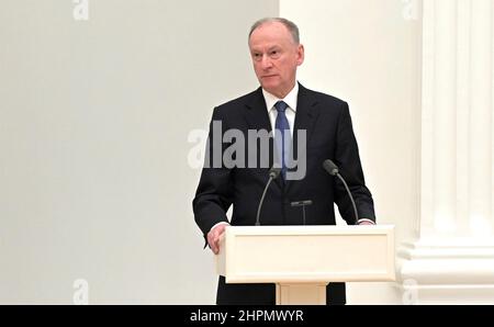 Moscow, Russia. 21st Feb, 2022. Russian Secretary of the Security Council Nikolai Patrushev addresses a face-to-face meeting of the Russian National Security council to discuss the recognition of the Ukrainian regions of Donetsk and Lugansk at the Kremlin Grand Palace, February 21, 2022 in Moscow, Russia. Credit: Aleksey Nikolskyi/Kremlin Pool/Alamy Live News Stock Photo
