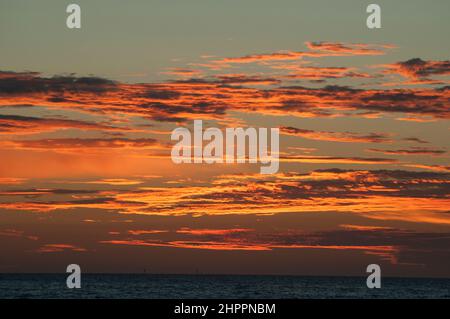 Sunset over Port Phillip Bay, Melbourne, January 2022 Stock Photo
