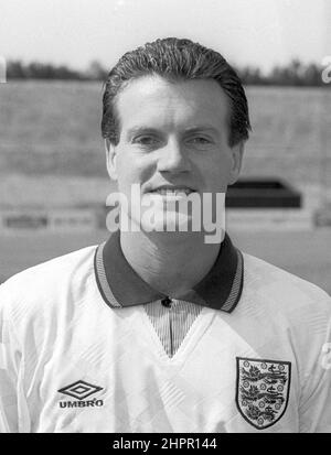 ANDY SINTON ENGLAND & QUEENS PARK RANGERS 29 June 1993 Stock Photo - Alamy