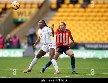 Canada's Deanne Rose and Spain's Sheila Garcia Gomez during the Arnold Clark Cup match at Molineux Stadium, Wolverhampton. Picture date: Wednesday February 23, 2022. Stock Photo