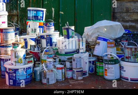 Tins of paint and recycling hi-res stock photography and images