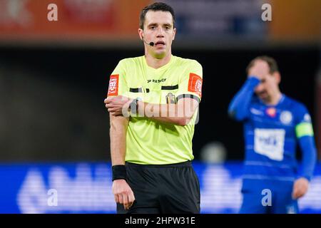 GENT, BELGIUM - FEBRUARY 23: Referee Jasper Vergoote during the Jupiler ...