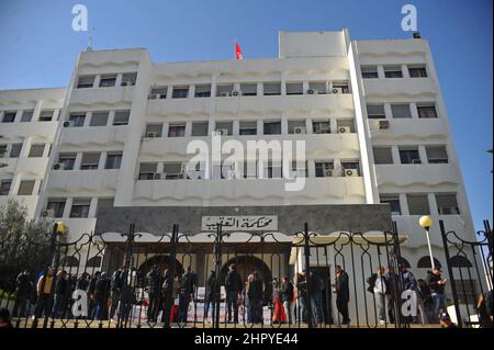 Tunisia. 24th Feb, 2022. The Association of Tunisian Magistrates has called on all magistrates to hold a vigil on Thursday, February 24, 2022 in front of the Court of Appeal in Tunis, Tunisia, dressed in judicial uniform, 'in response to the targeting of the judiciary and its submission to the executive power'. (Photo by Mahjoub Yassine/Sipa USA) Credit: Sipa USA/Alamy Live News Stock Photo