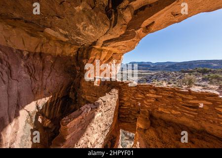 The Beef Basin Wash Ruin is an Ancestral Puebloan cliff dwelling in southeastern Utah.  It was abandoned about 800 years ago. Stock Photo