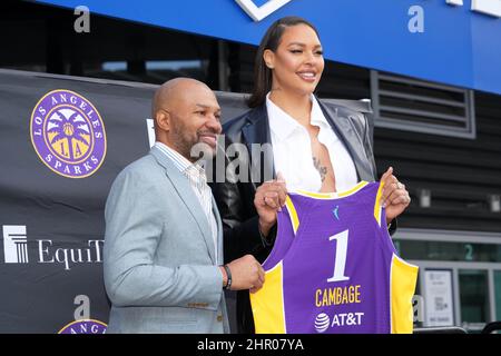 Liz Cambage poses with Los Angeles Sparks jersey during press conference,  Wednesday, Feb. 23, 2022, in Los Angeles. (Photo by Image of Sport/Sipa USA  Stock Photo - Alamy