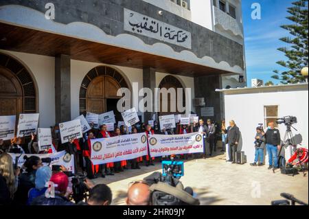 Tunis, Tunisia. 24th Feb, 2022. Tunis, Tunisia. 24 February 2022. The Tunisian Judges Association hold a protest outside the Court of Cassation in Tunis against what they view as constraints placed on the judiciary by President Saied. Tunisian President Kais Saied announced his decision to dissolve the Supreme Judicial Council earlier in February, while extending the state of emergency in the country until the end of 2022 (Credit Image: © Hasan Mrad/IMAGESLIVE via ZUMA Press Wire) Stock Photo