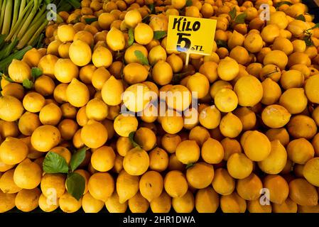 Sicilian lemons on sale Stock Photo - Alamy