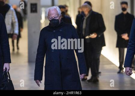 Giorgio Arman is seen leaving the Emporio Armani fashion show during the Milan Fashion Week Fall/Winter 2022/2023 on February 24, 2022 in Milan, Italy Stock Photo