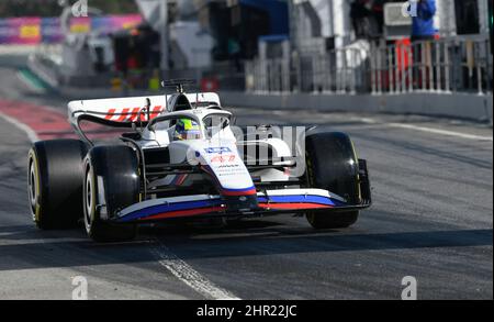 Circuit de Barcelona-Catalunya, Montmelo, Spain, 23.2.2022, Motorsport: Formula 1 Season 2022, pre-season testing - Mick Schumacher (GER), Haas VF-22 Stock Photo