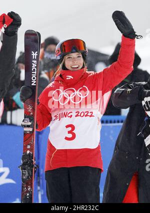 Chinese freestyle skier Eileen Gu celebrates after taking silver in the  women's slopestyle event at the Beijing Winter Olympics on Feb. 15, 2022,  in Zhangjiakou, China. (Kyodo)==Kyodo Photo via Credit: Newscom/Alamy Live