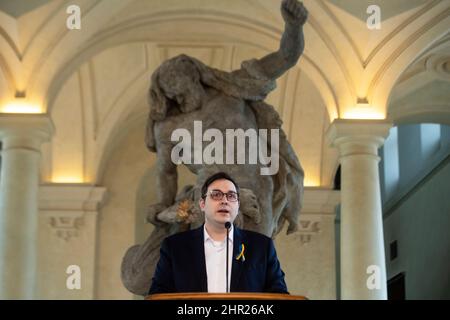 Prague, Czech Republic. 25th Feb, 2022. Czech Foreign Minister Jan Lipavsky speaks during the press conference after the meeting of his ministry's crisis staff, on February 25, 2022, in Prague, Czech Republic. Czechia closed down its general consulate in Lviv, Ukraine, for safety reasons, Lipavsky said. Embassy in Kyiv was closed earlier this week. Credit: Michaela Rihova/CTK Photo/Alamy Live News Stock Photo