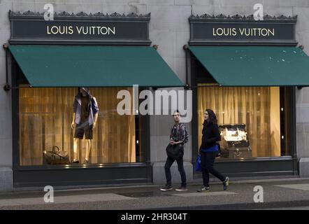 Louis Vuitton - Downtown Vancouver - 4 tips