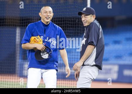 L-R) Ichiro Suzuki (Yankees), Munenori Kawasaki (Blue Jays), AUGUST 20,  2013 - MLB : Ichiro Suzuki of the New York Yankees talks with shortstop Munenori  Kawasaki of the Toronto Blue as he