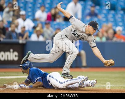 Seattle Mariners third baseman Kyle Seager wears a patch on his