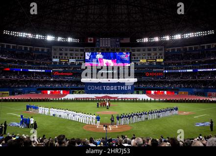 Tampa, USA. 13th May, 2022. Toronto Blue Jays starter Kevin Gausman pitches  against the Tampa Bay Rays during the second inning at Tropicana Field in  St. Petersburg, Florida on Friday, May 13