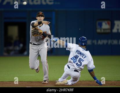 Baltimore Orioles second baseman Ryan Flaherty loses his glove