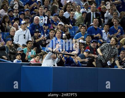 Watch: Josh Donaldson, Ryan Goins make ridiculous barehanded plays for  Toronto Blue Jays 