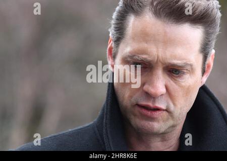 jason priestley accident face