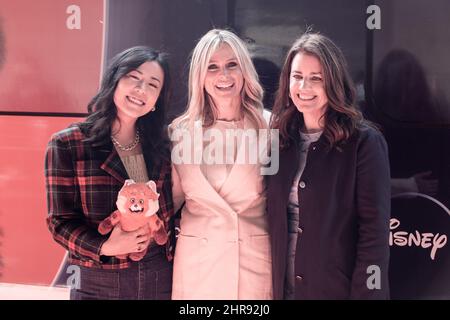 February 25, 2022, Rome, Italy: Director Domee Shi, producer Lindsey Collins and italian actress Serena Autieri attend the photocall of the film ''Red'' at Roma Termini train station  (Credit Image: © Matteo Nardone/Pacific Press via ZUMA Press Wire) Stock Photo