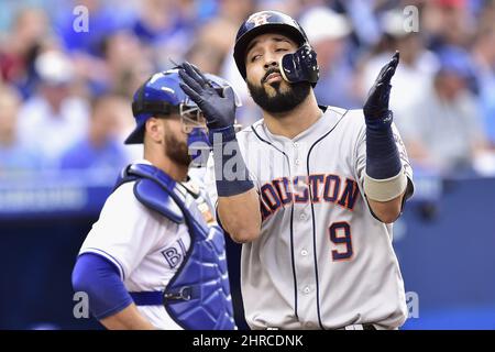 Marwin Gonzalez, wife welcome baby boy after Game 1 of ALCS