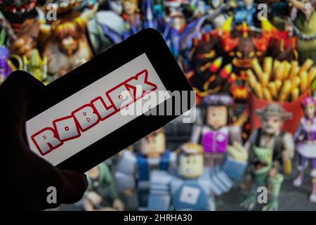 Rheinbach, Germany   25 October 2021 ,  The brand logo of the online game 'Roblox' on the display of a smartphone Stock Photo